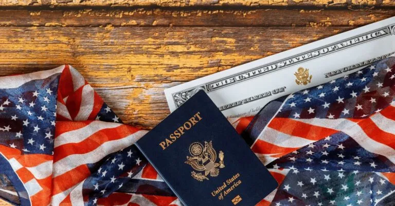 Ansetter den første amerikanske ansatte